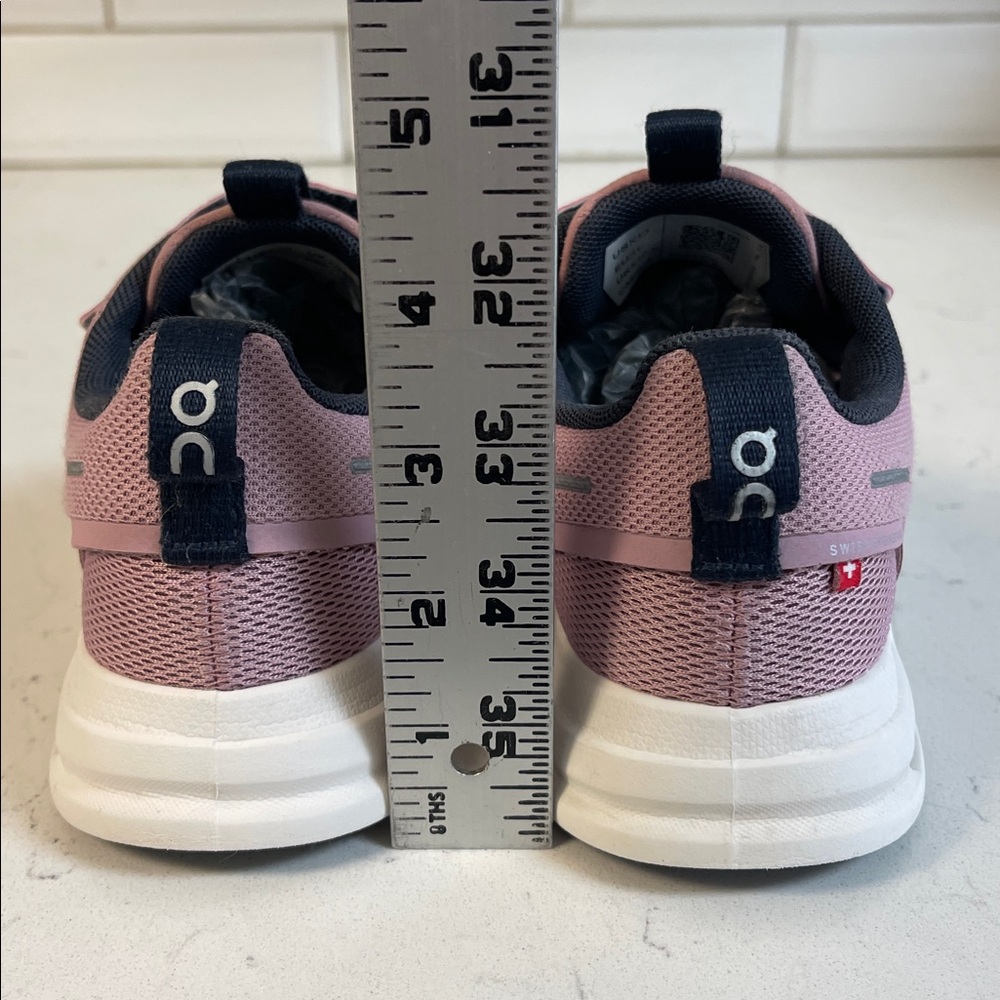 On Running Cloud Play Kids Athletic Shoes Size 13 Zephyr / White Girls Trainers - Picture 4 of 17
